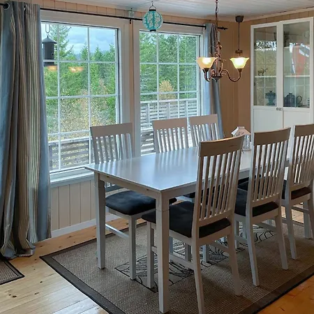 3 Bedroom Lovely In Aseral Tjaldal
