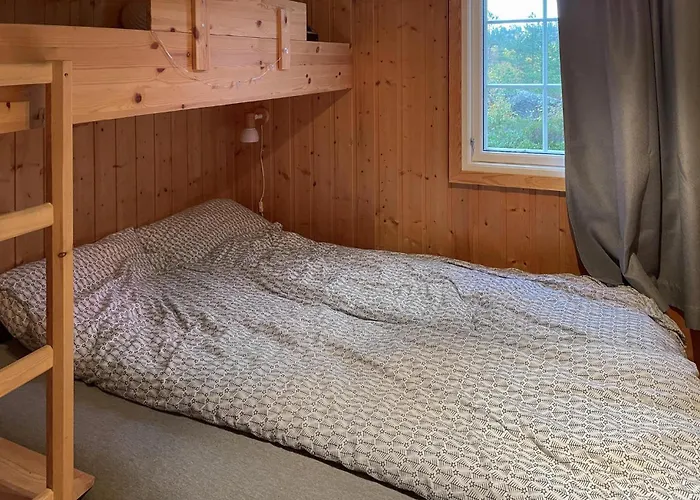 3 Bedroom Lovely In Aseral Feriehus Tjaldal